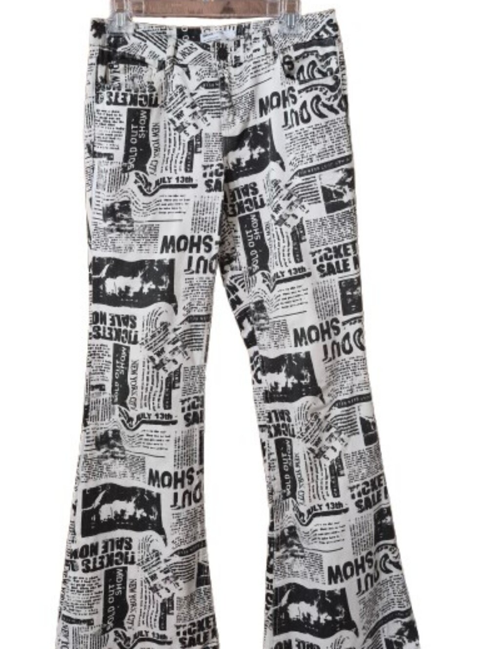 Garage Black and White Newspaper Print Low Rise Flared Leg Jeans Size 3 EUC
